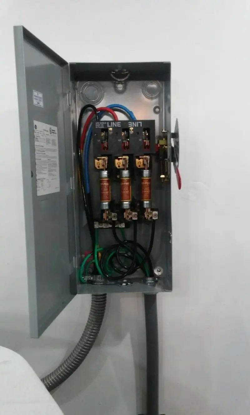 Three-phase disconnect switch installed for Electrical Wiring & Rewiring in Dupo